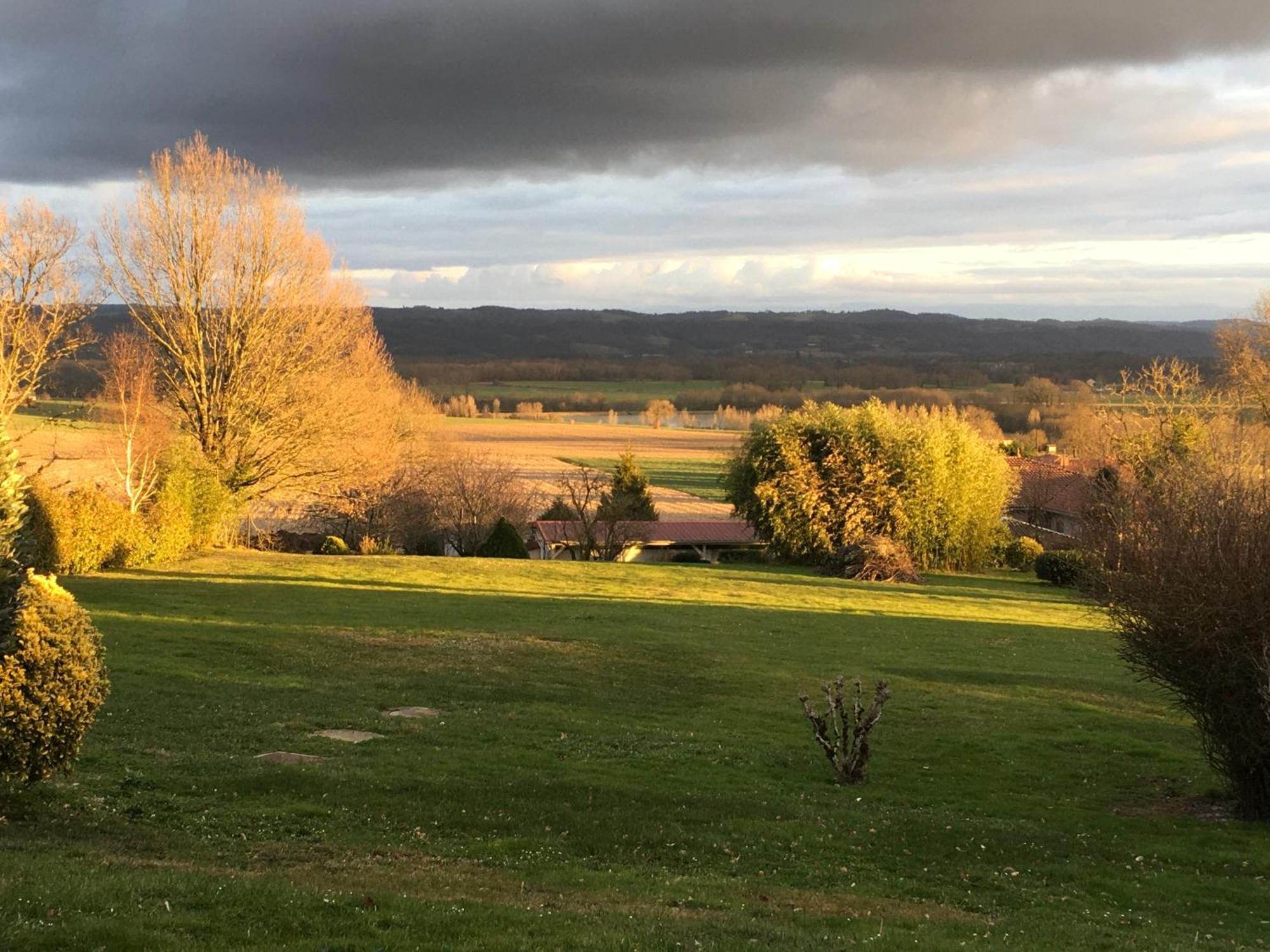 Gite Au Bouzigues Monlaur-Bernet 外观 照片